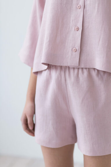 Loose fitting linen shorts | Shorts | Sustainable clothing | ManInTheStudio
