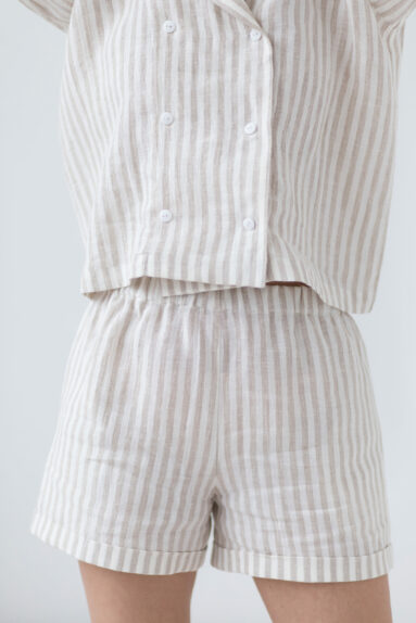 Relaxed fit linen shorts with pockets | Shorts | Sustainable clothing | ManInTheStudio
