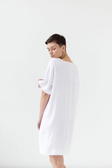 Loose fitting linen midi dress | Dress | Sustainable clothing | ManInTheStudio