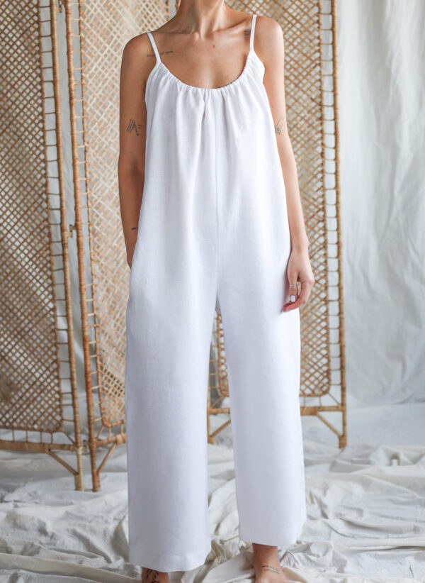 Loose linen wide leg strap jumpsuit ​| Jumpsuits | Sustainable clothing | ManInTheStudio