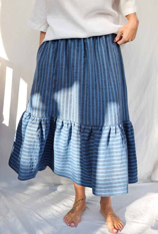 Linen ruffled hem Maxi skirt | Dress | Sustainable clothing | ManInTheStudio
