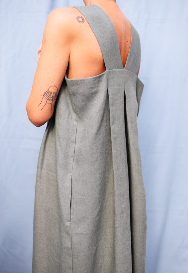Origami Maxi length linen dress with pockets | Dress | Sustainable clothing | ManInTheStudio